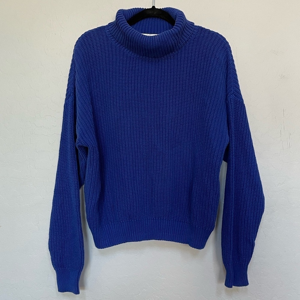 Lovers + friends blue knit turtleneck sweater size medium